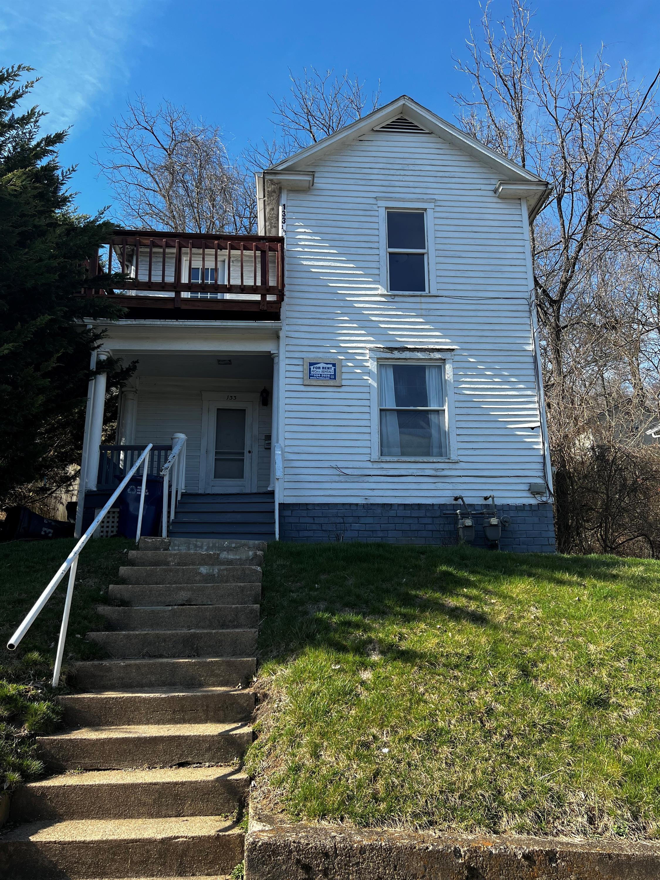 133 Franklin Ave - Unit B